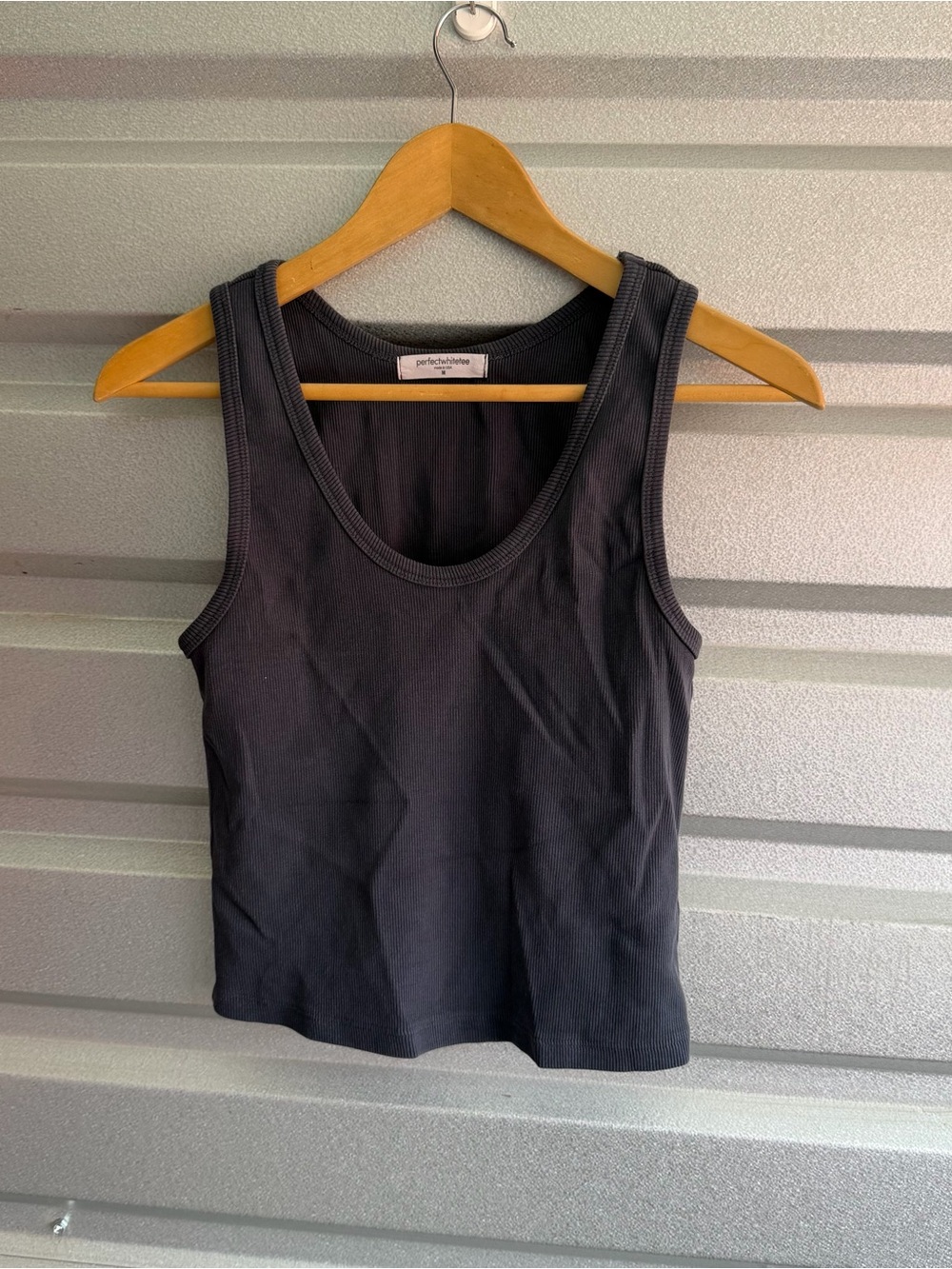 perfectwhitetee ribbed scooped crop tank in gray